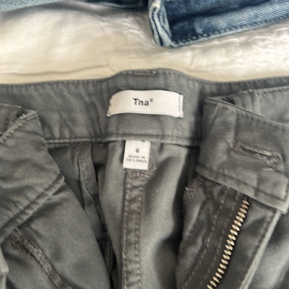 Aritzia TNA grey cargo pants - Picture 2 of 3